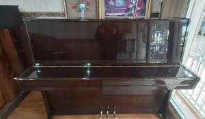 Piano Bekas Petrof Classic Coklat