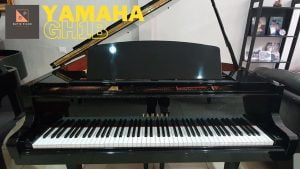 Baby Grand Piano Yamaha GH1B