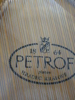 Jual Grand Piano Petrof