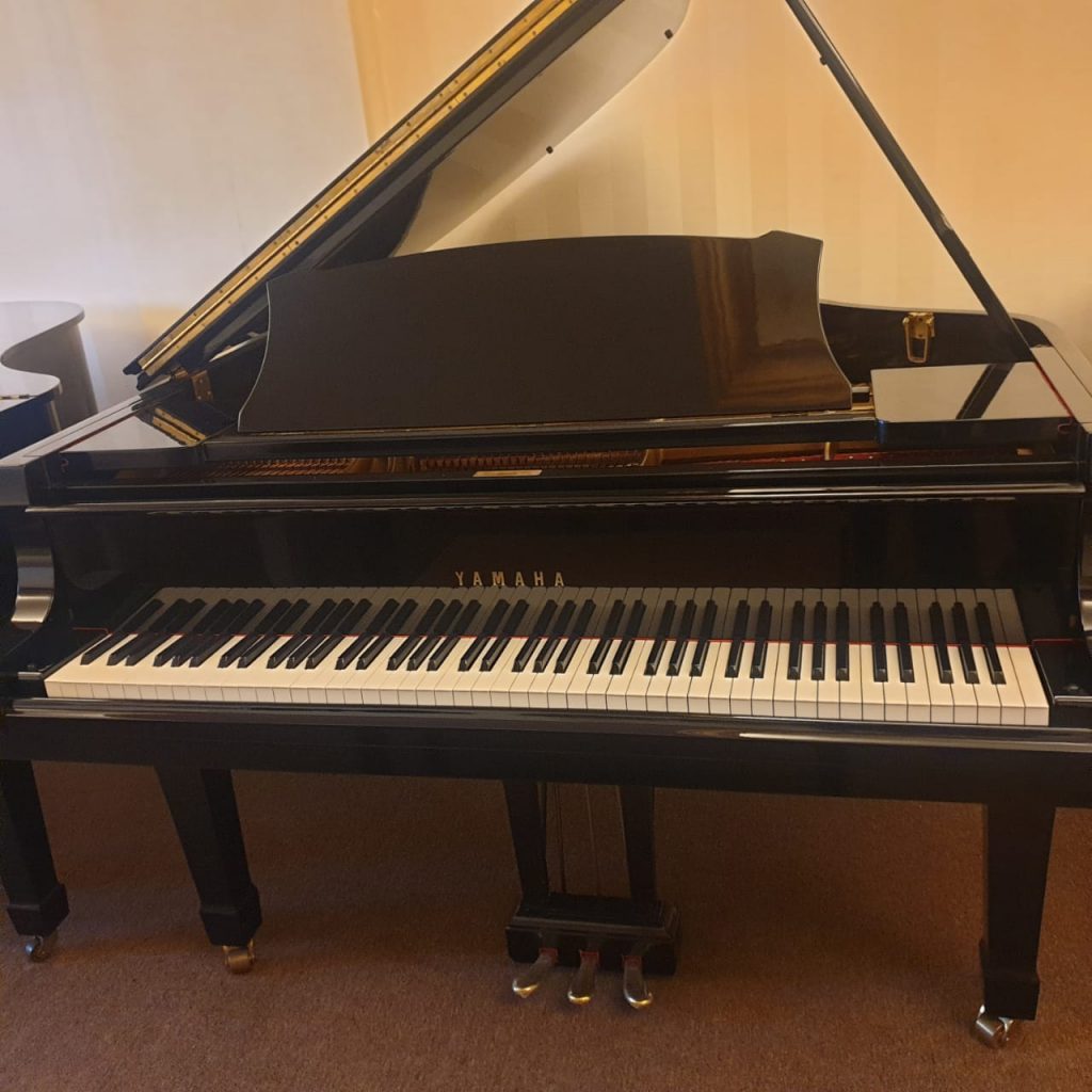Jual Piano Bekas Yamaha S400 Grand Piano