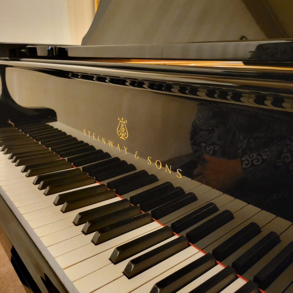Jual Grand Piano Bekas Steinway & Sons Type B211 - Butik Piano