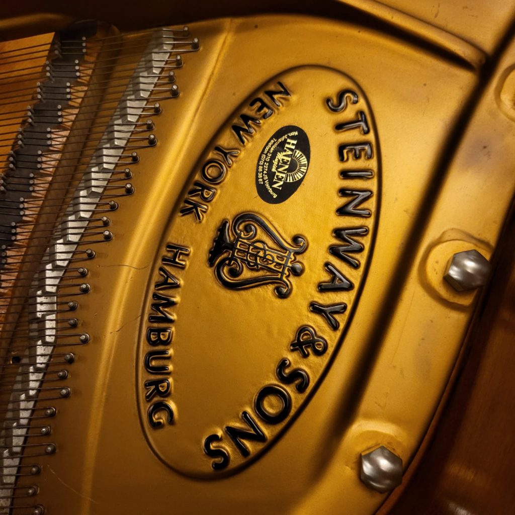 Jual Grand Piano Bekas Steinway & Sons Type B211 - Butik Piano