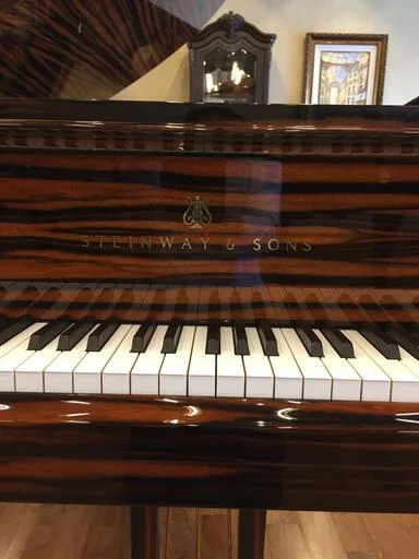 Detail logo Steinway & Sons Type A