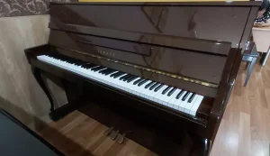 Piano Yamaha LU-110T