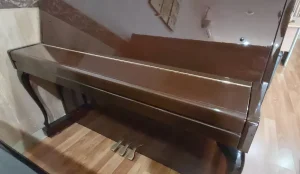 Piano Yamaha LU-110T