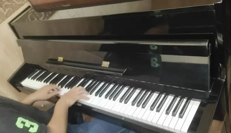 Jual Piano Bekas Yamaha M5