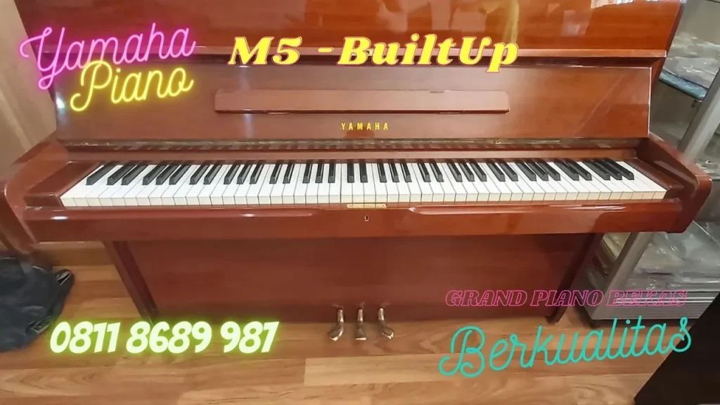 Piano Yamaha M5