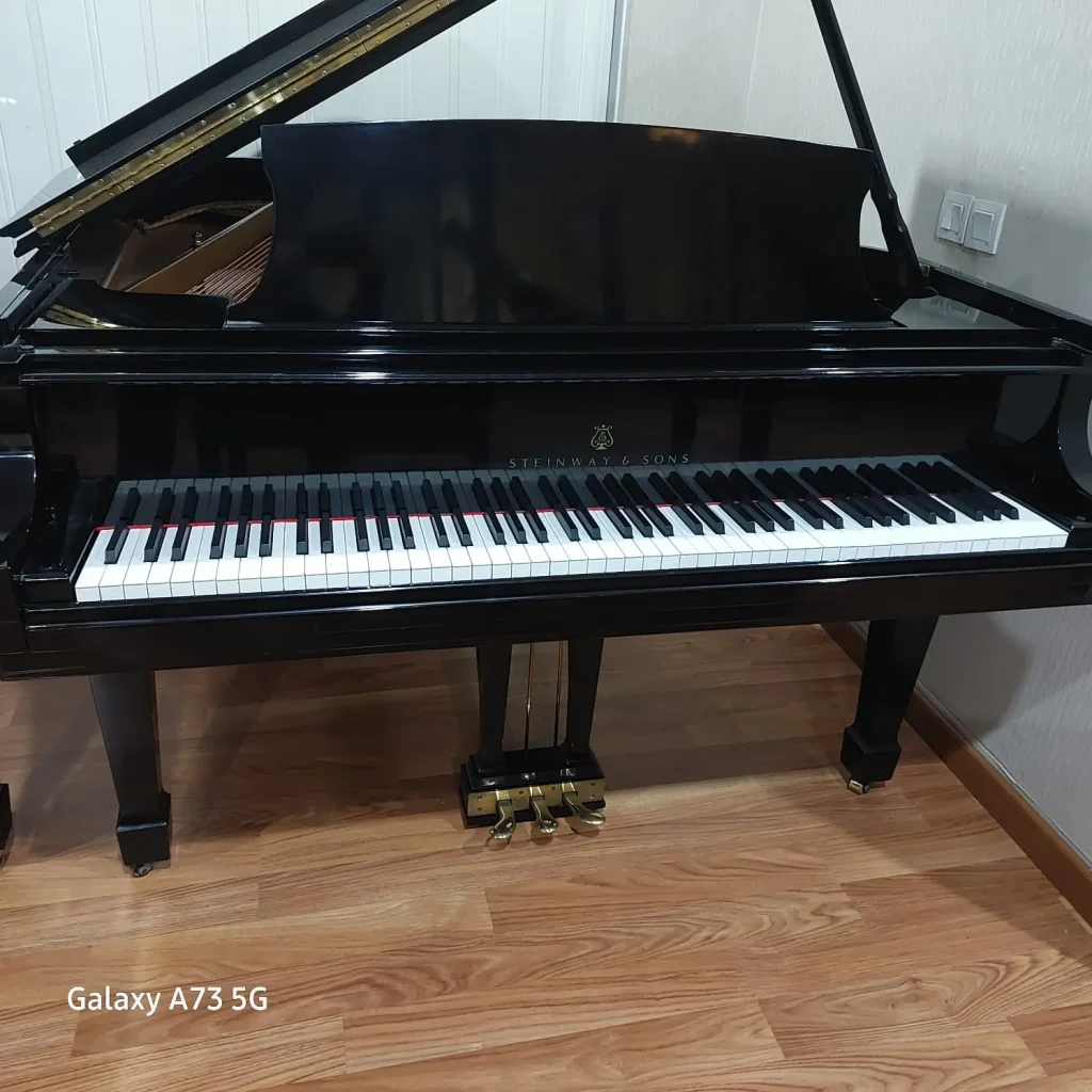 Jual Steinway L Piano