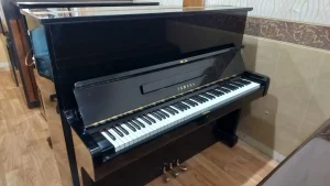 Piano Yamaha U2​