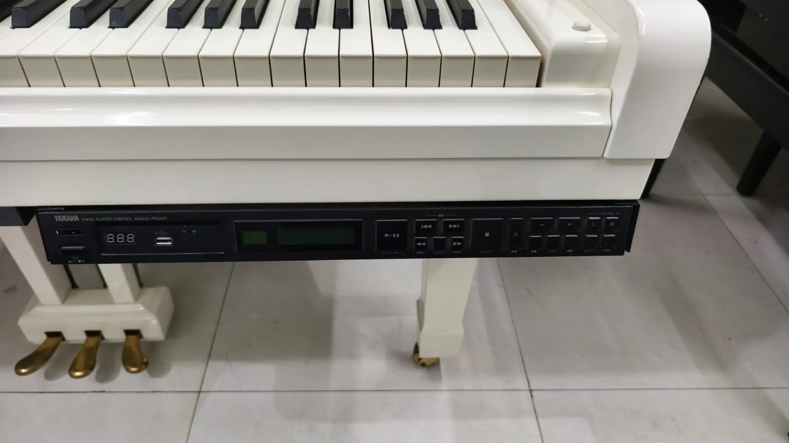 Detail bagian dalam Yamaha C3 Disklavier Grand Piano Bekas
