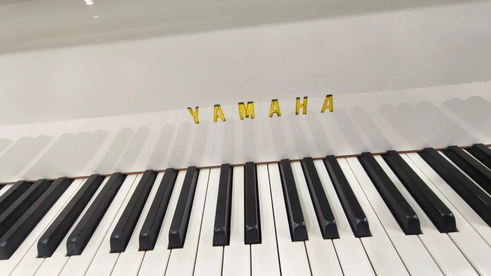 Yamaha C3 Disklavier tampak samping